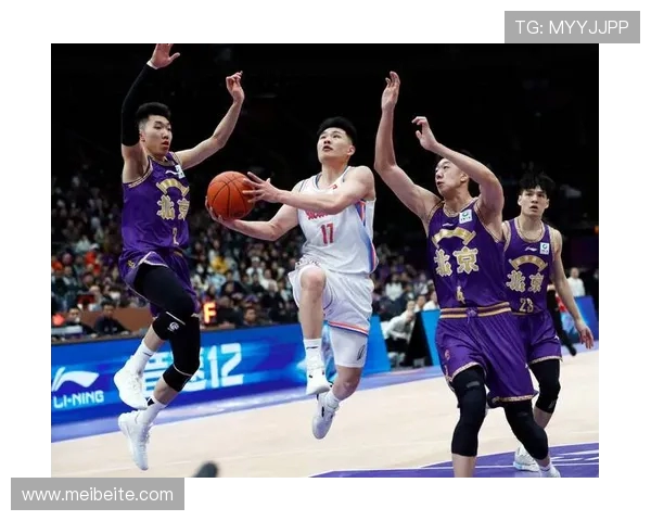 四川与广东的对抗赛场上谁能笑到最后的精彩较量